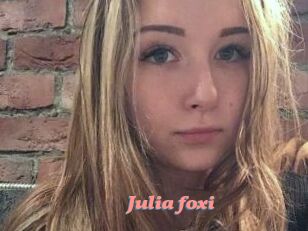 Julia_foxi
