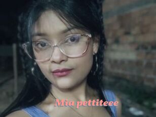 Mia_pettiteee